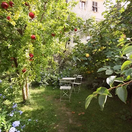 Mamma Mia Garden & Rooftop Holiday home