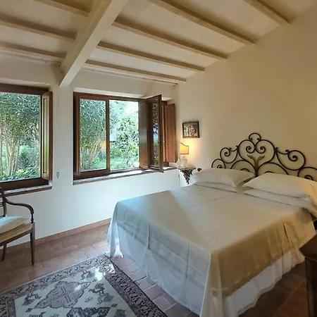 Mamma Mia Garden & Rooftop Holiday home
